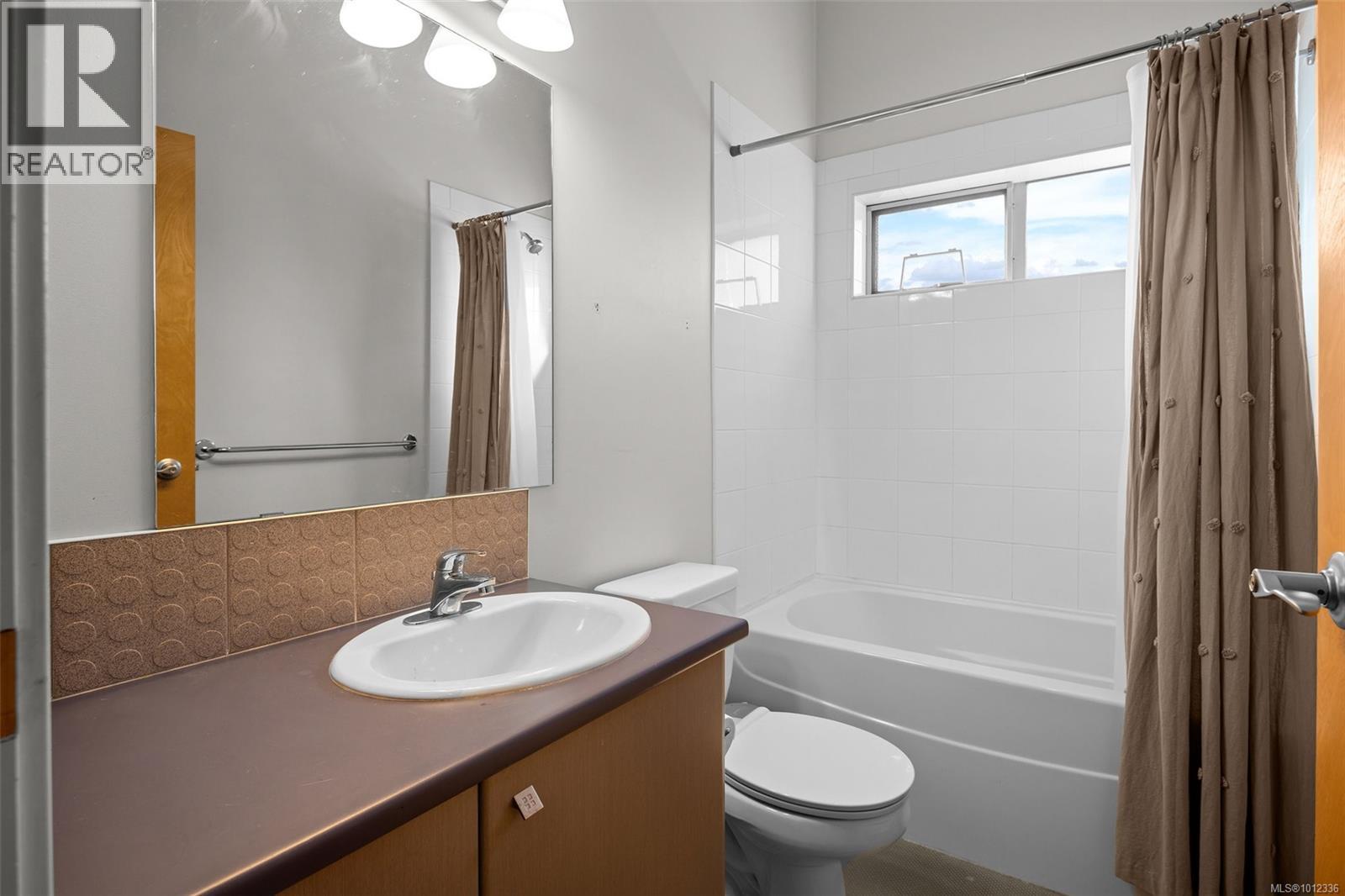413 90 Regatta Landing, Victoria