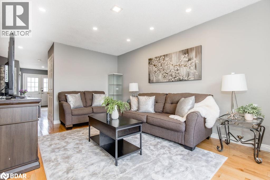 Photo 12 of 16 Bartor Boulevard, Barrie ON