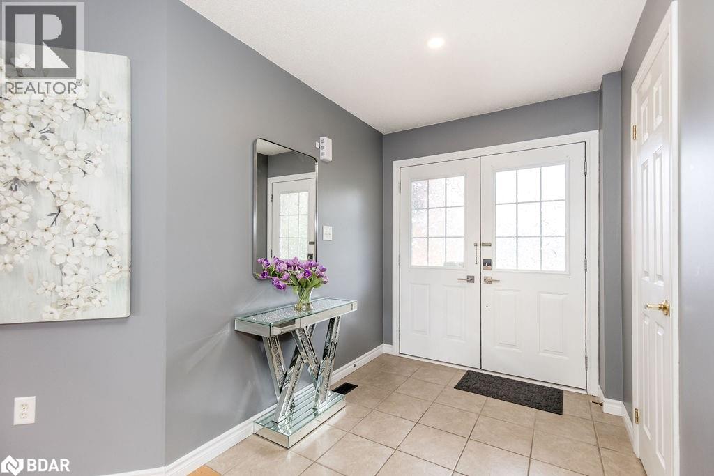 Photo 5 of 16 Bartor Boulevard, Barrie ON