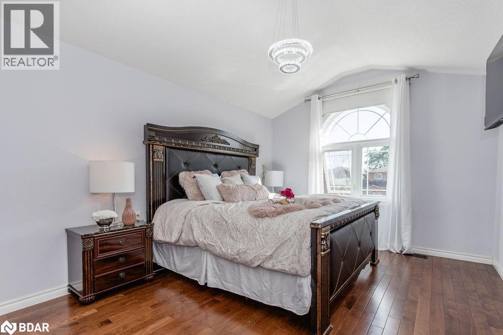 Photo 20 of 16 Bartor Boulevard, Barrie ON