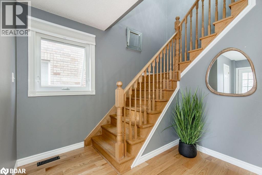 Photo 17 of 16 Bartor Boulevard, Barrie ON