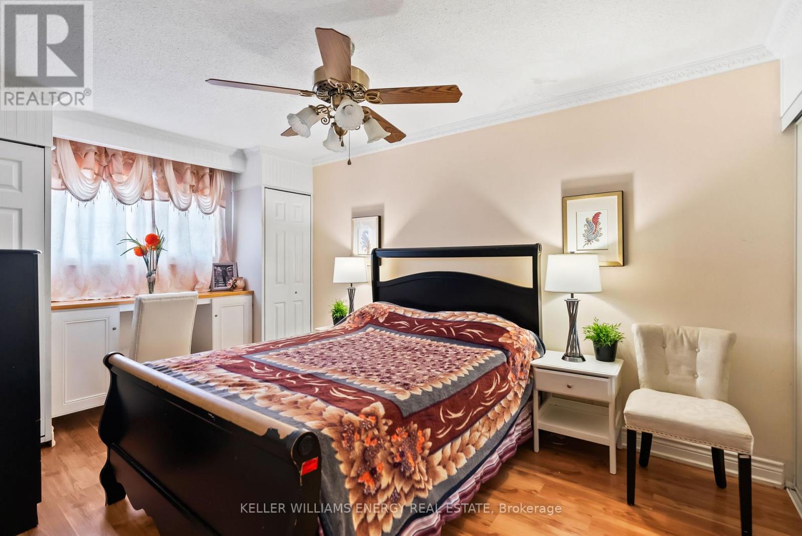 Photo 11 of 110 Littleleaf Drive, Toronto ON