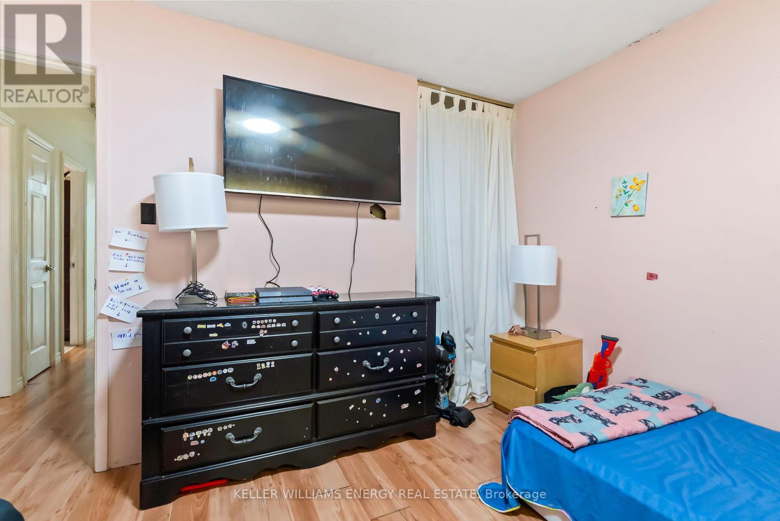 Photo 17 of 110 Littleleaf Drive, Toronto ON