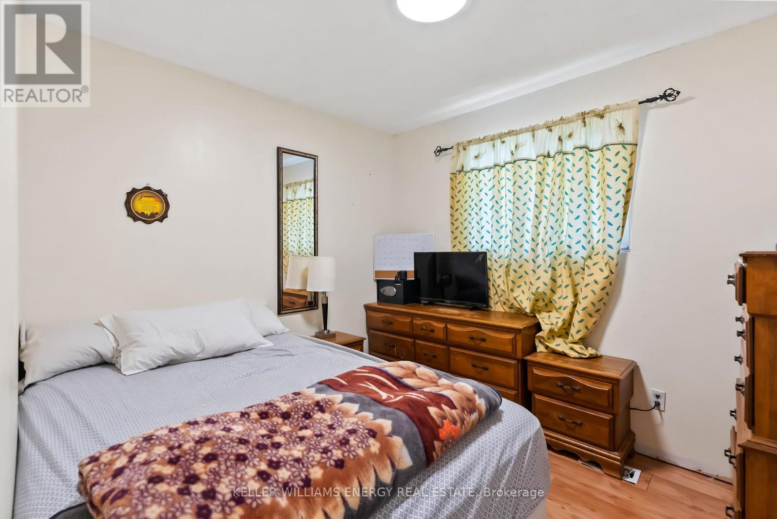 Photo 18 of 110 Littleleaf Drive, Toronto ON