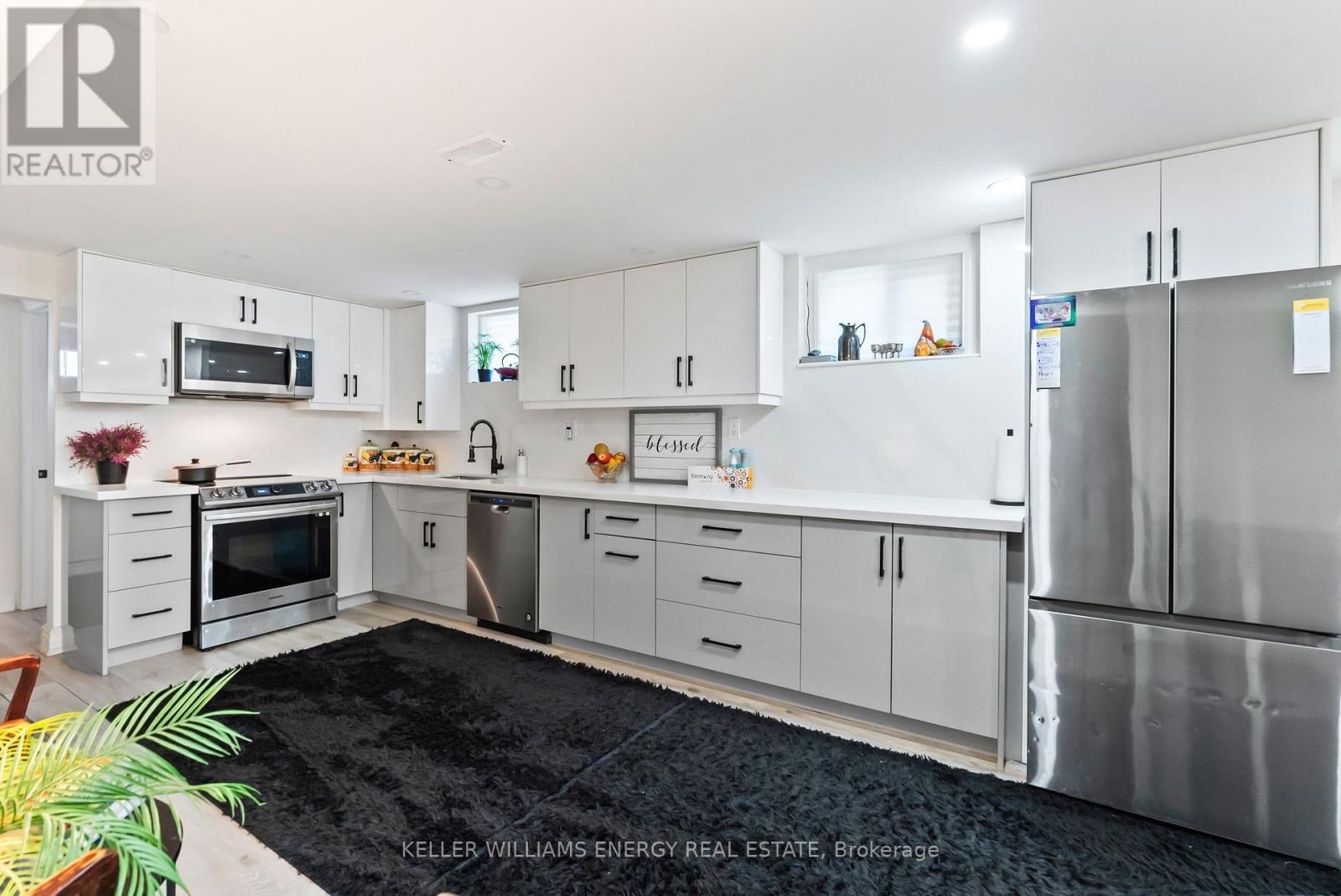 Photo 21 of 110 Littleleaf Drive, Toronto ON