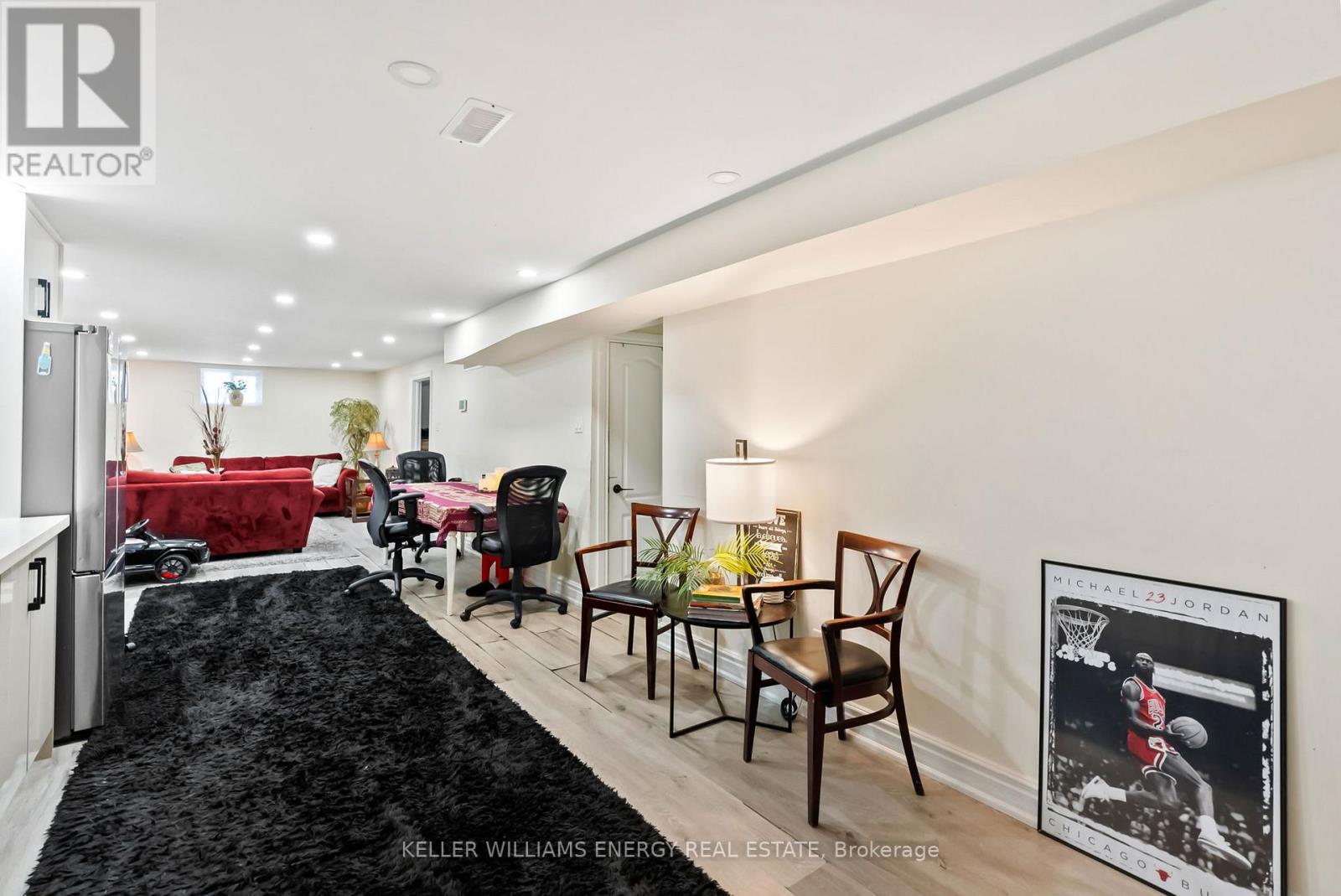 Photo 24 of 110 Littleleaf Drive, Toronto ON