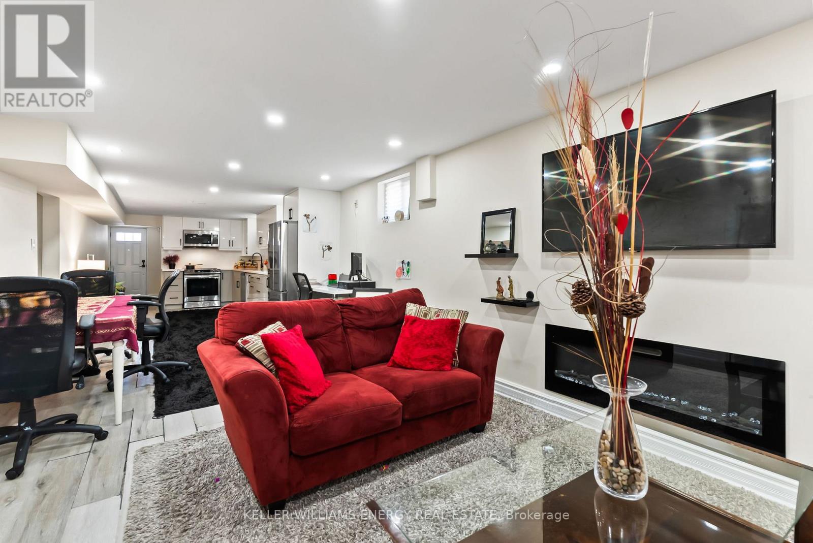 Photo 28 of 110 Littleleaf Drive, Toronto ON