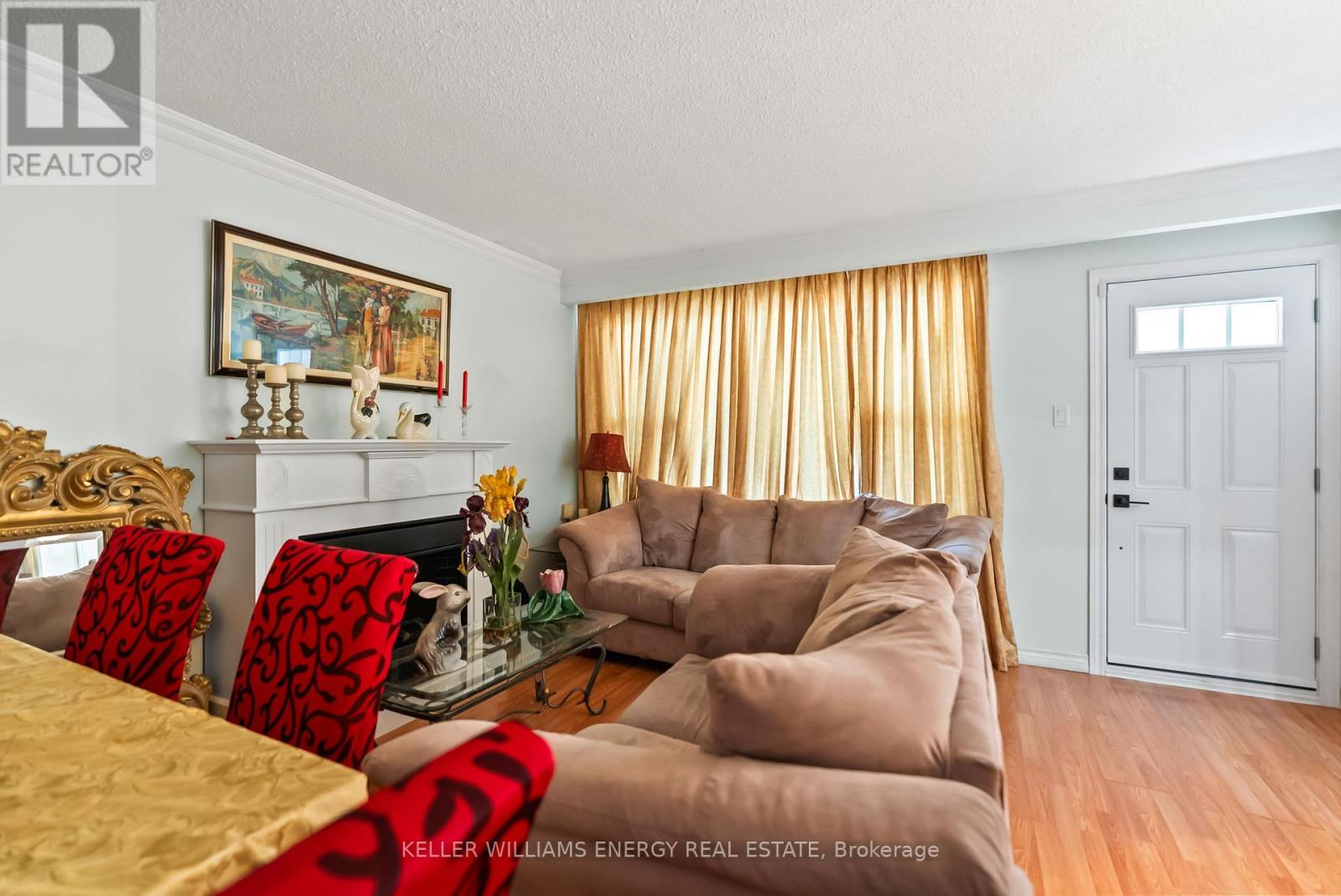Photo 9 of 110 Littleleaf Drive, Toronto ON