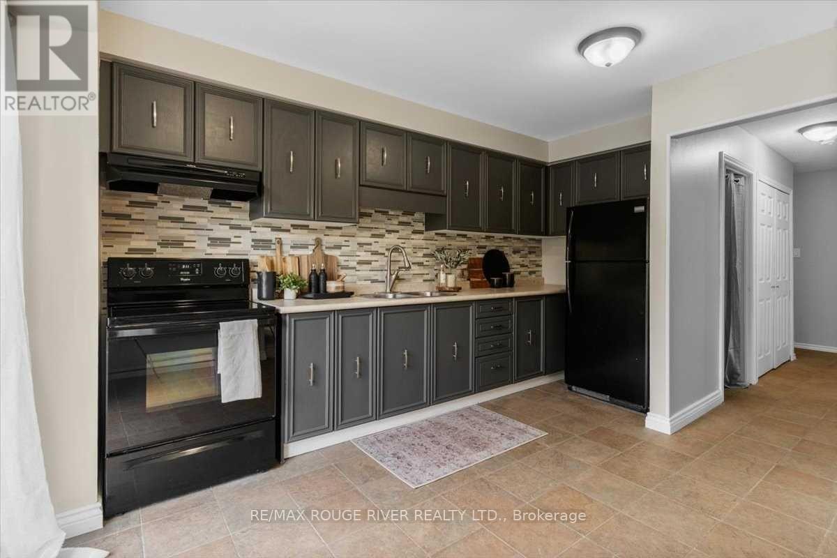 Photo 10 of Main 7 Inglis Avenue, Clarington ON
