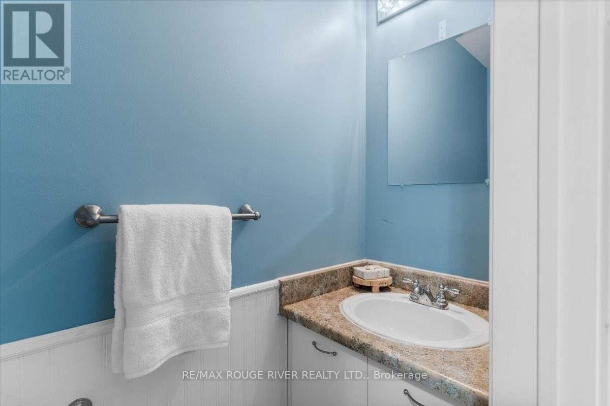 Photo 11 of Main 7 Inglis Avenue, Clarington ON