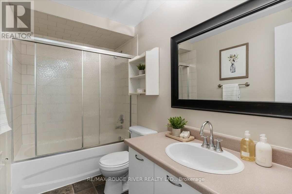 Photo 18 of Main 7 Inglis Avenue, Clarington ON