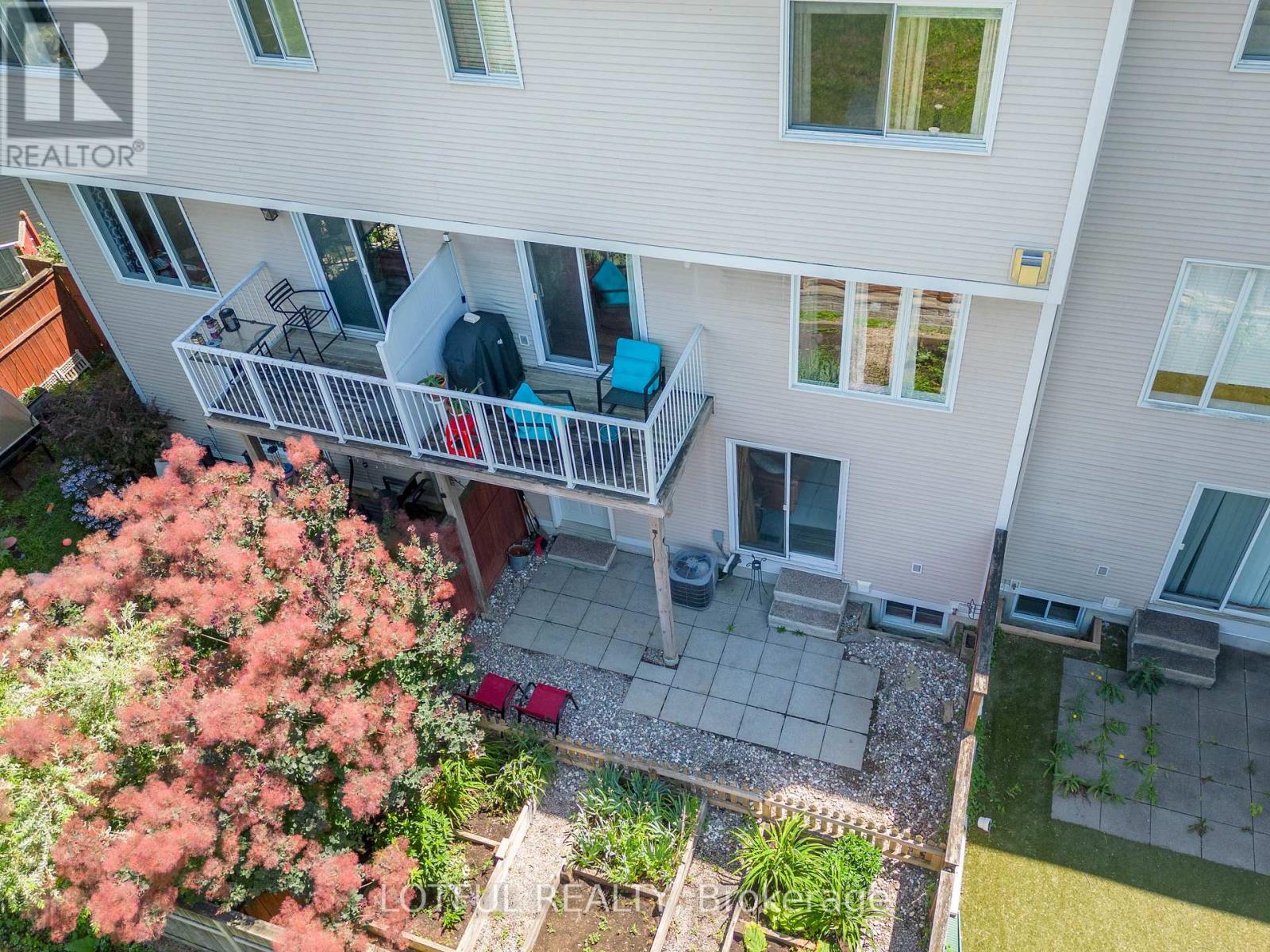 Photo 15 of 515 Burleigh Private, Ottawa ON