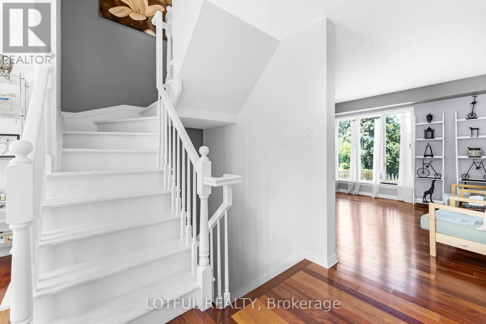 Photo 16 of 515 Burleigh Private, Ottawa ON