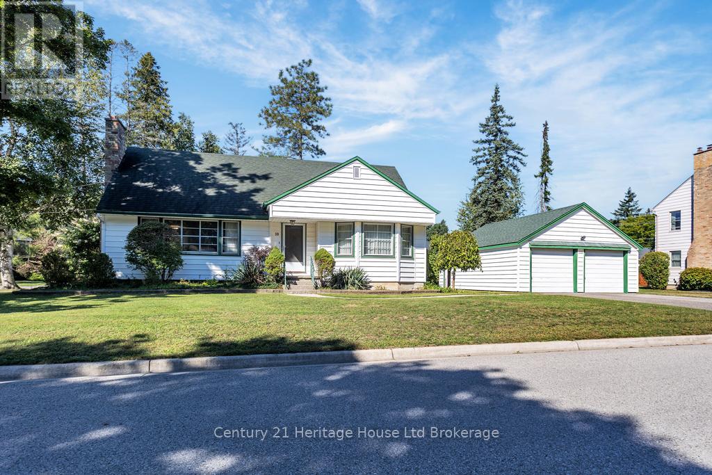 Photo 1 of 10 Parkside Drive, Tillsonburg ON