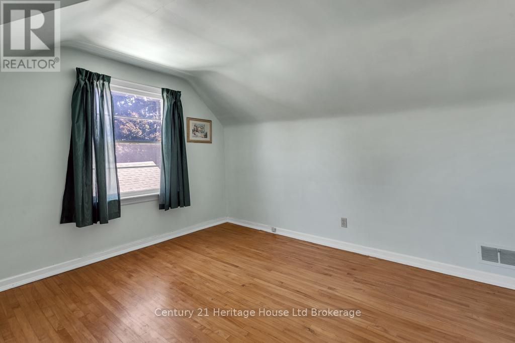 Photo 17 of 10 Parkside Drive, Tillsonburg ON