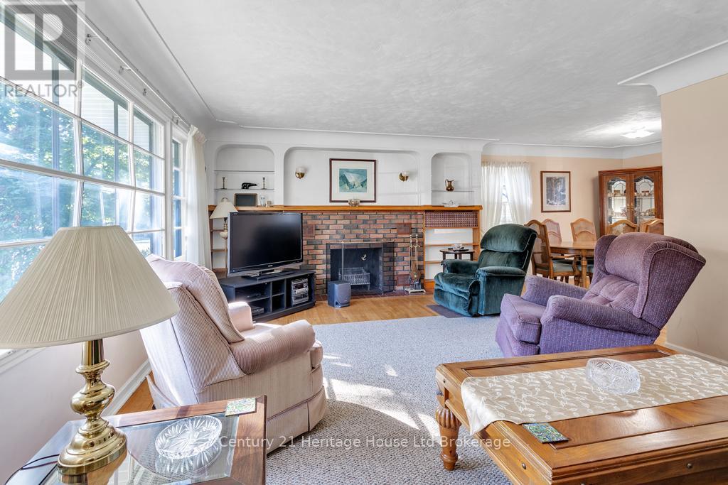 Photo 4 of 10 Parkside Drive, Tillsonburg ON