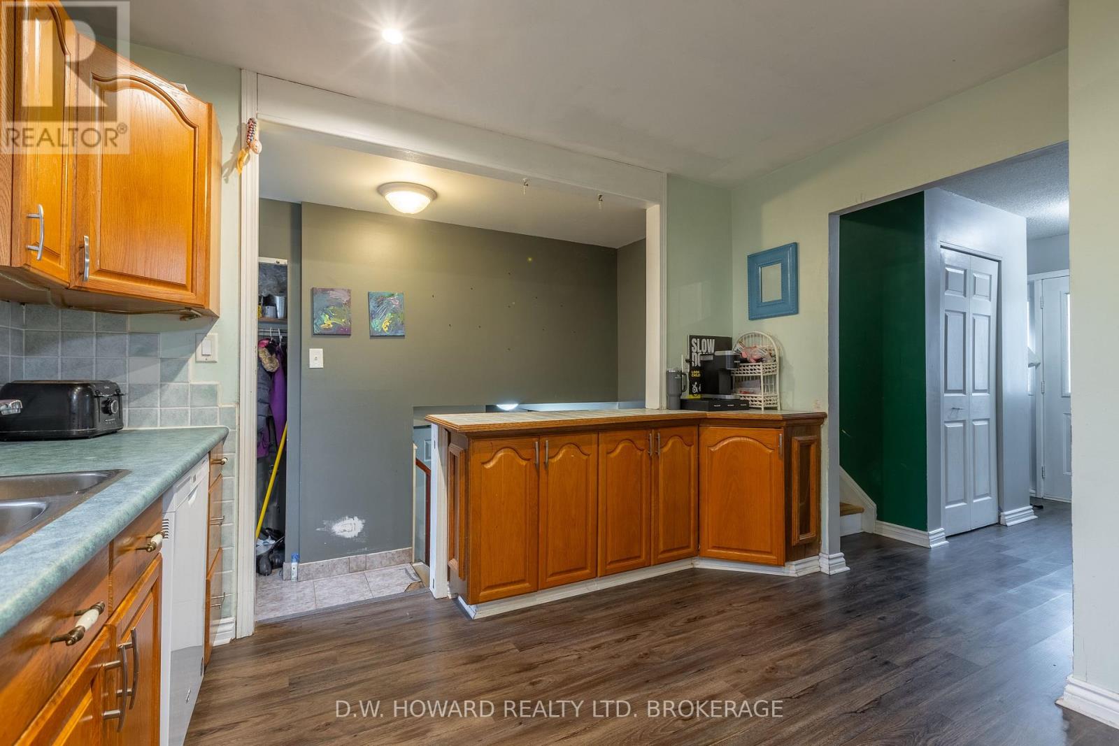 Photo 10 of 7116 Harriman Street, Niagara Falls ON