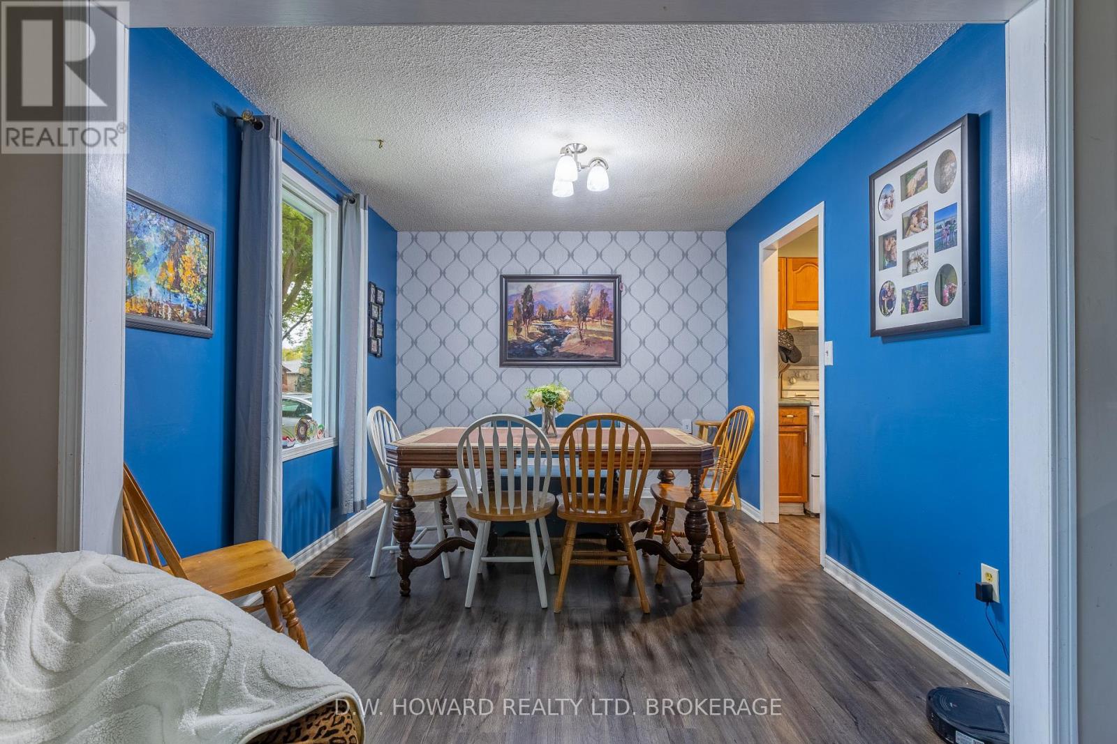 Photo 7 of 7116 Harriman Street, Niagara Falls ON