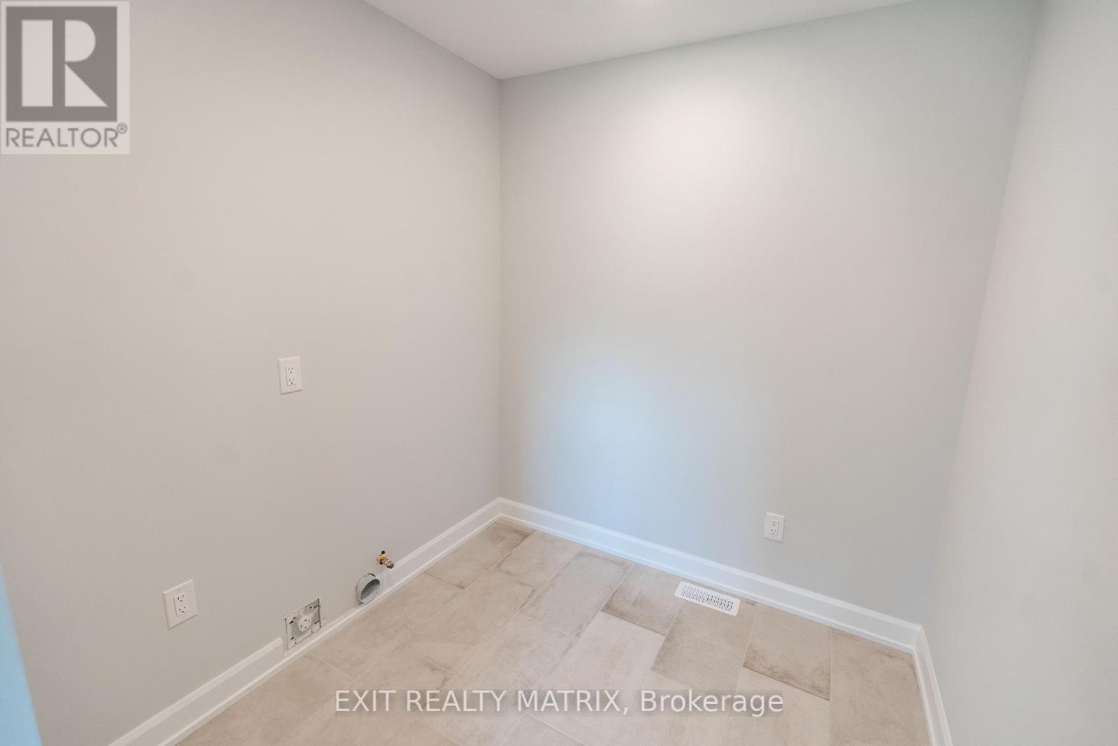 Photo 15 of 1404 Caroline Court, Cornwall ON