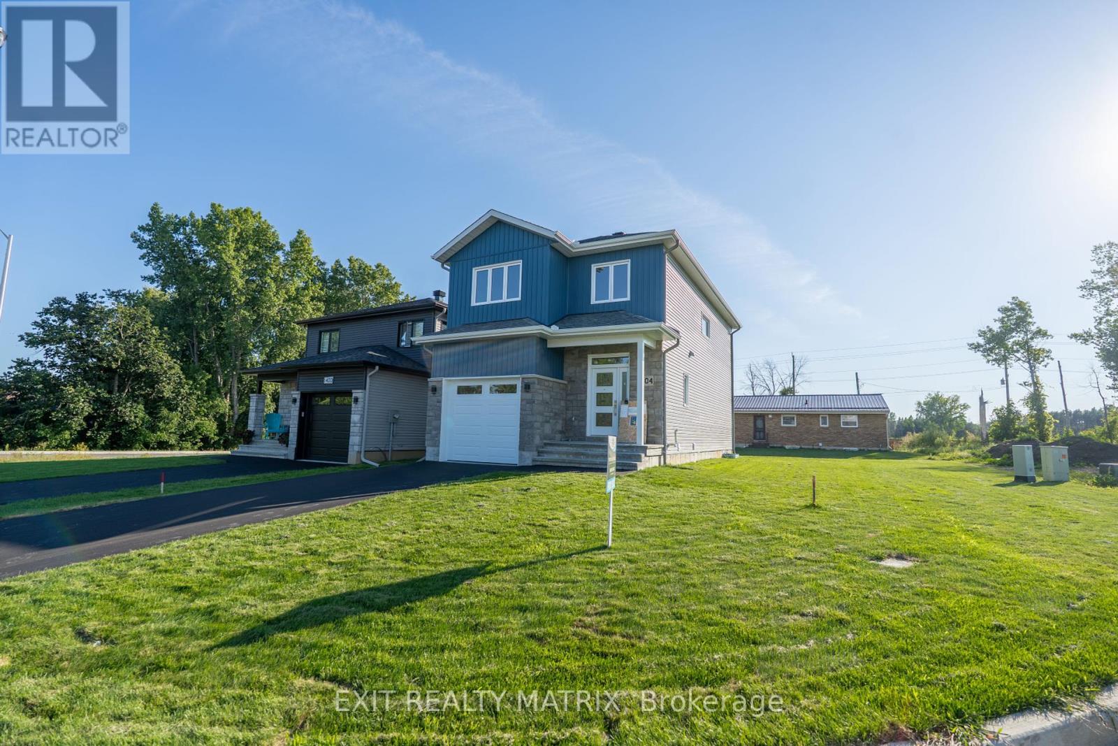 Photo 3 of 1404 Caroline Court, Cornwall ON