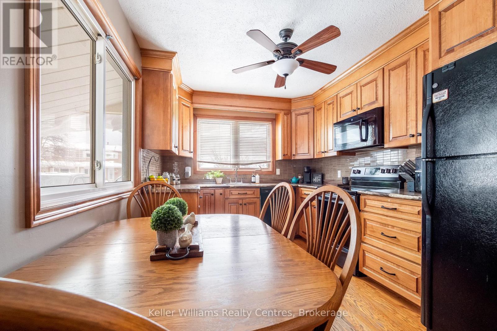 Photo 13 of 973 15th St A E, Owen Sound ON