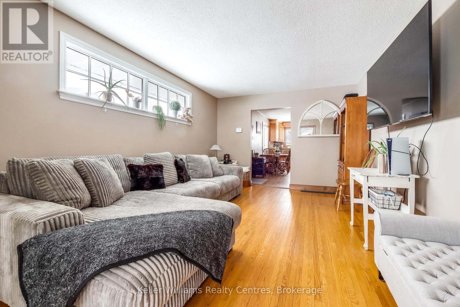 Photo 21 of 973 15th St A E, Owen Sound ON