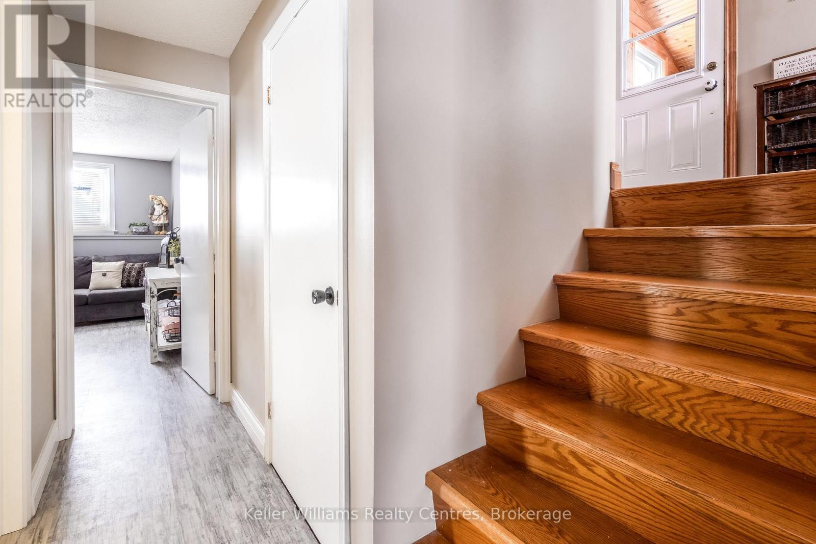 Photo 27 of 973 15th St A E, Owen Sound ON