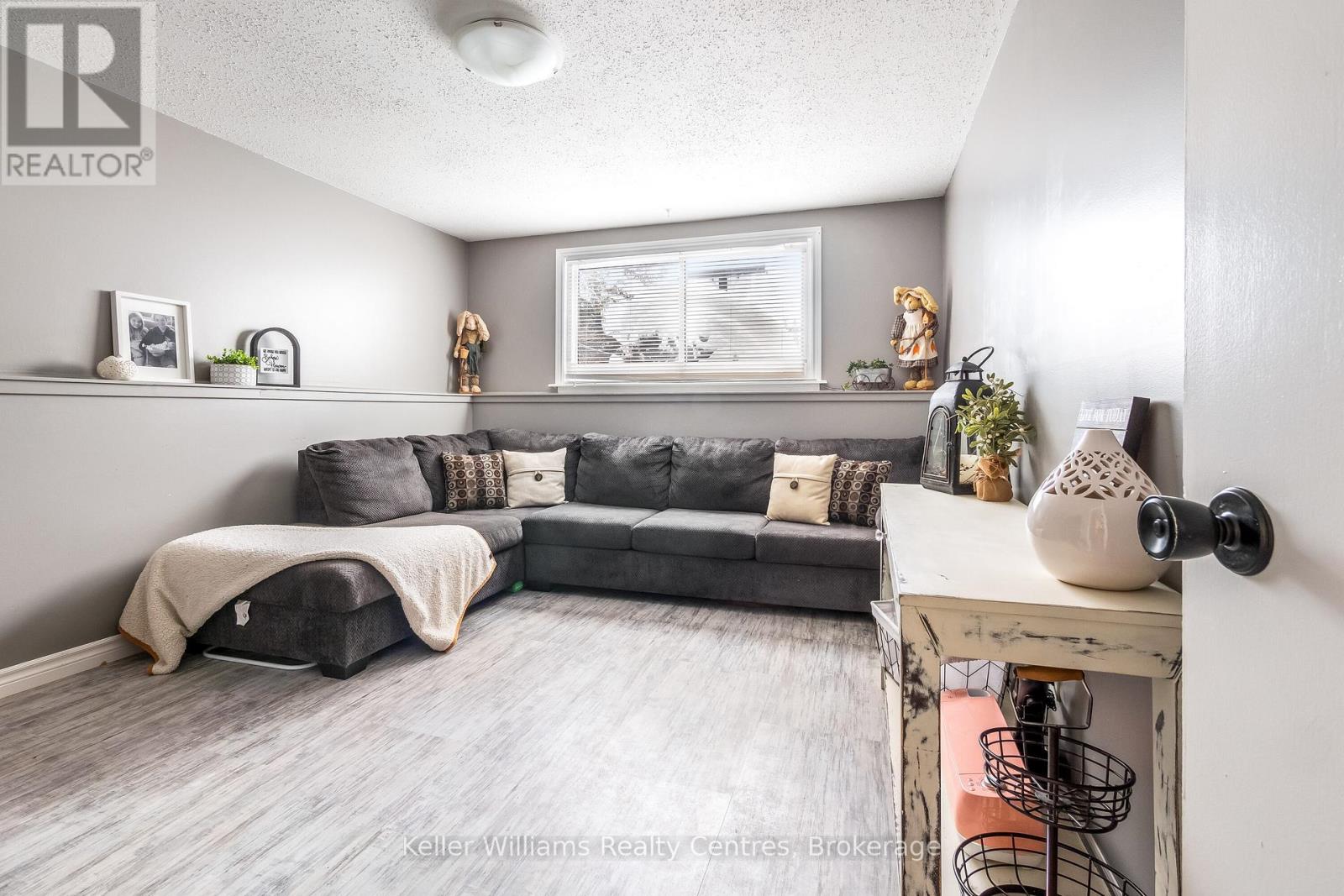 Photo 28 of 973 15th St A E, Owen Sound ON