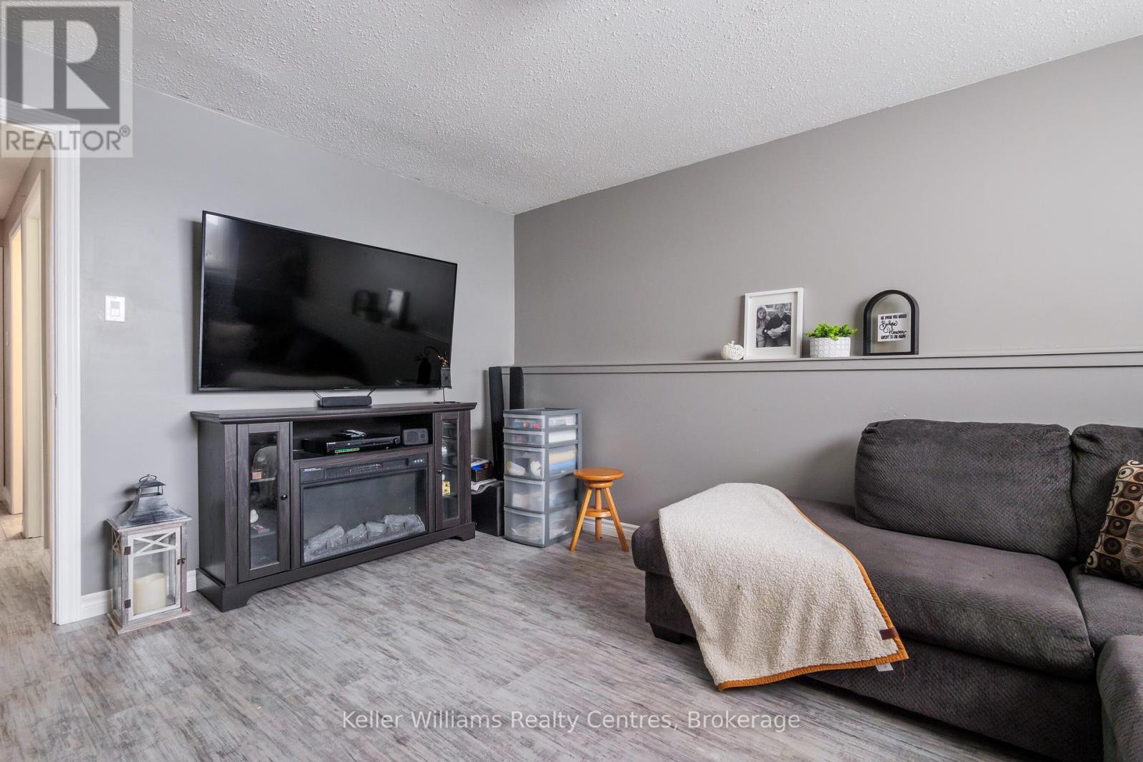 Photo 30 of 973 15th St A E, Owen Sound ON