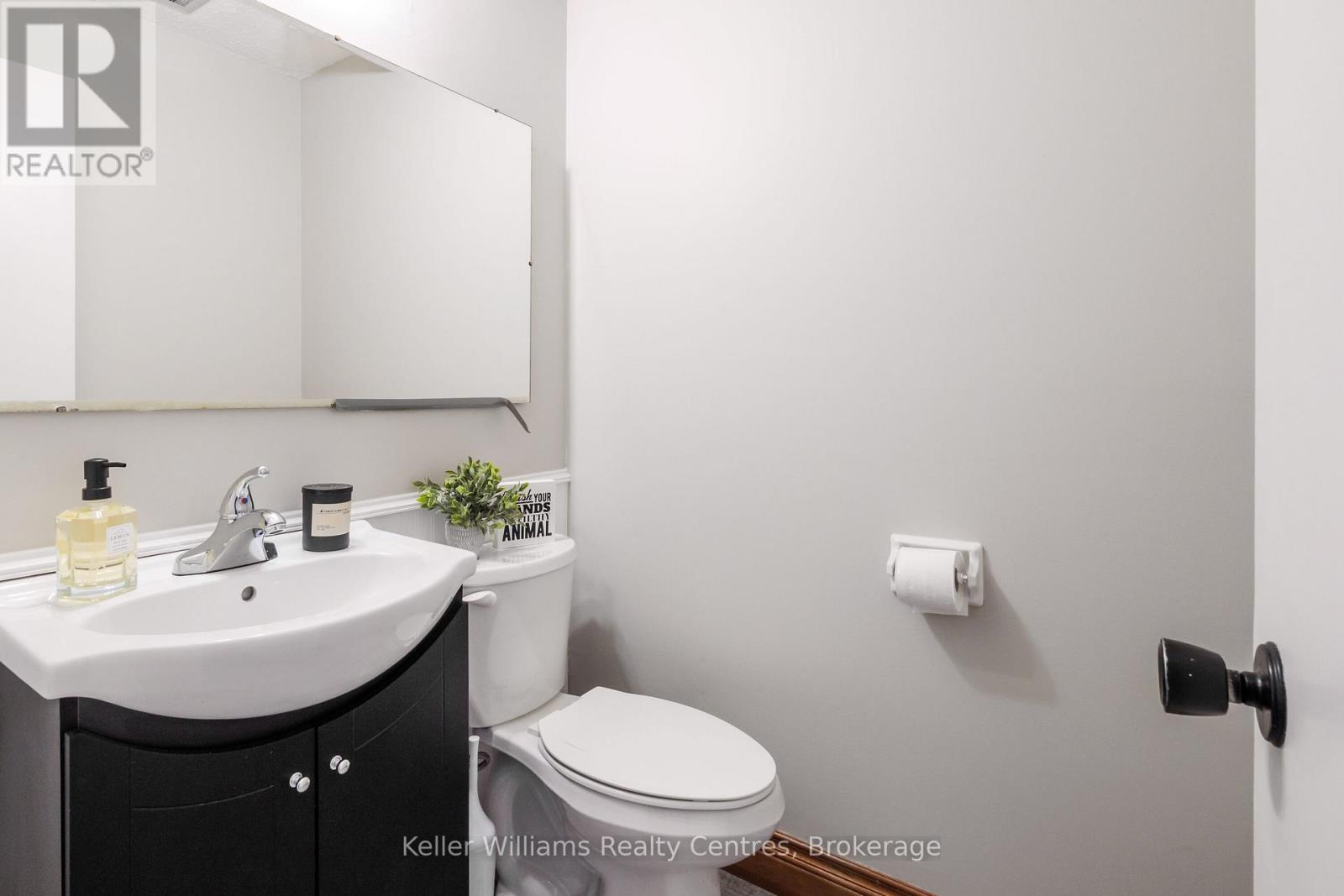 Photo 31 of 973 15th St A E, Owen Sound ON