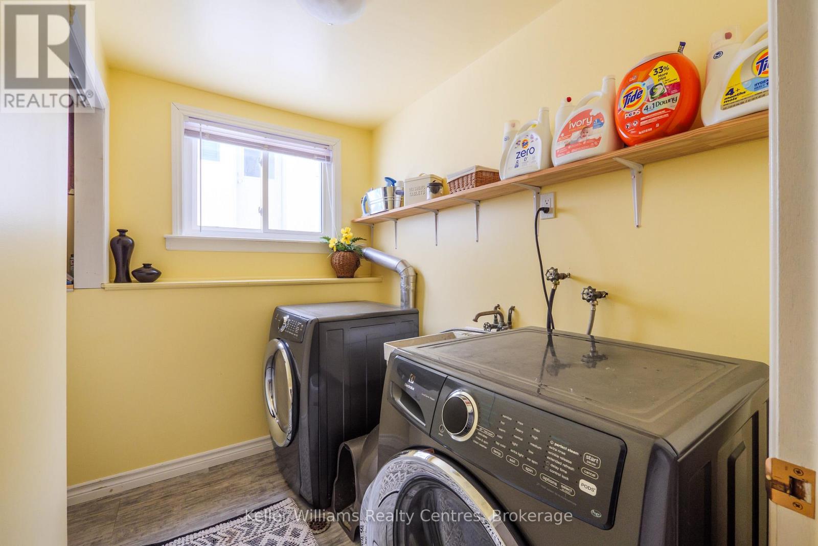 Photo 32 of 973 15th St A E, Owen Sound ON