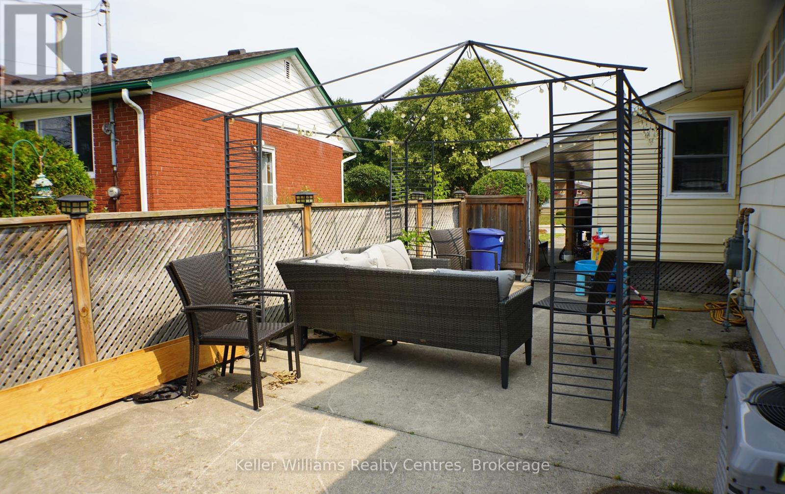 Photo 36 of 973 15th St A E, Owen Sound ON