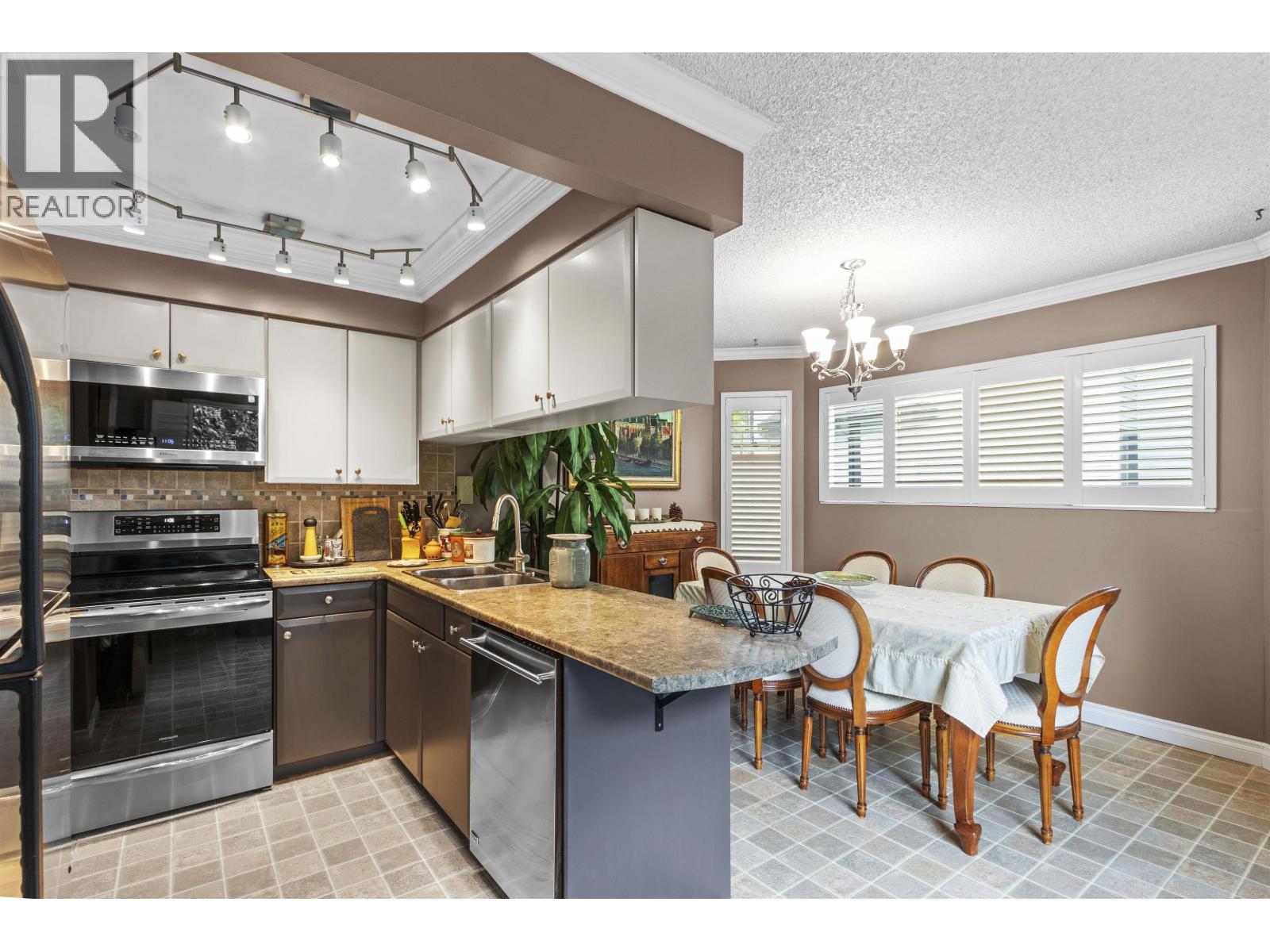 Photo 10 of 64 1195 Falcon Drive, Coquitlam BC