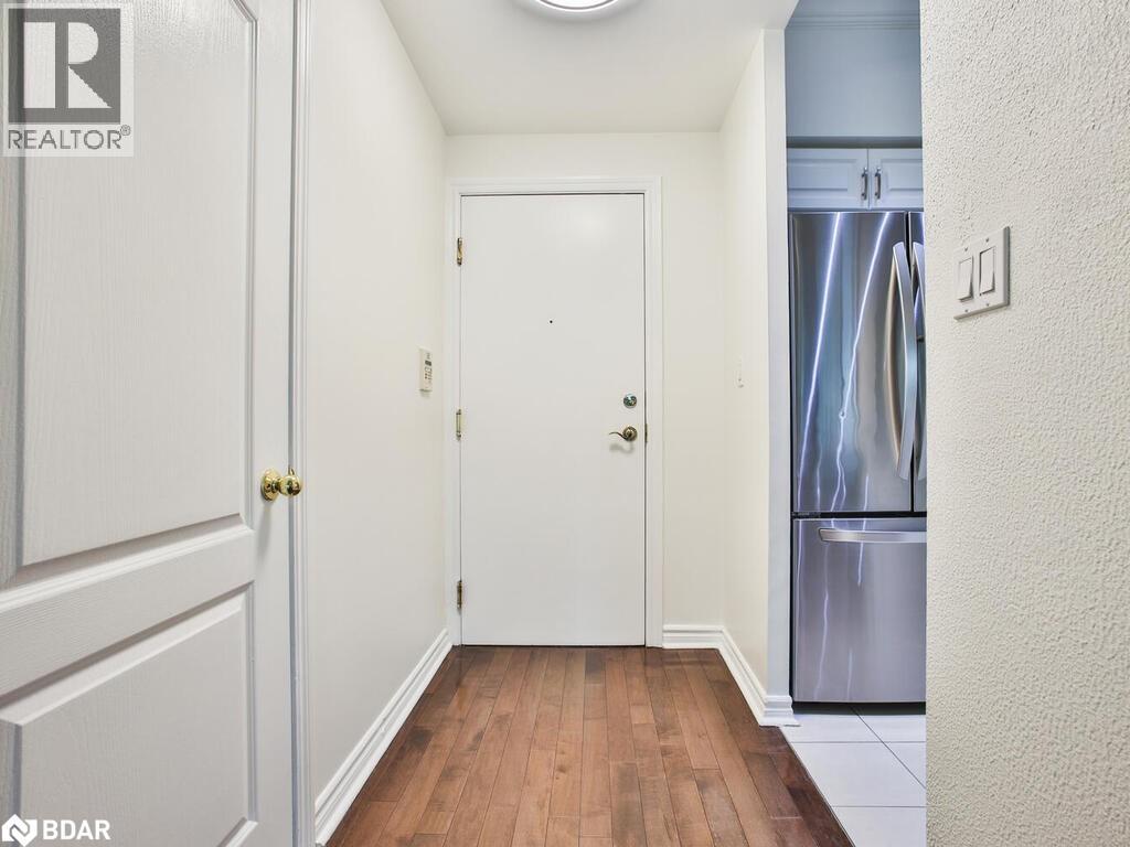 Photo 6 of 2111 Lake Shore Boulevard W Unit 719, Toronto ON