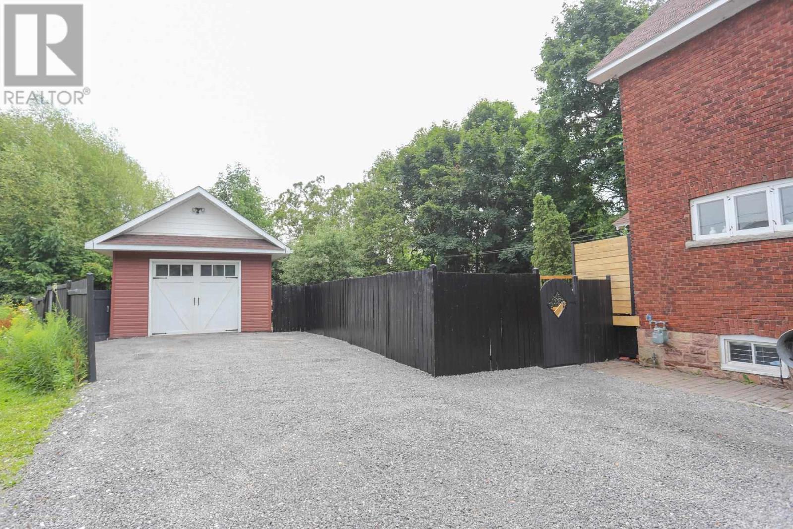 Photo 31 of 192 Simpson St, Sault Ste Marie ON
