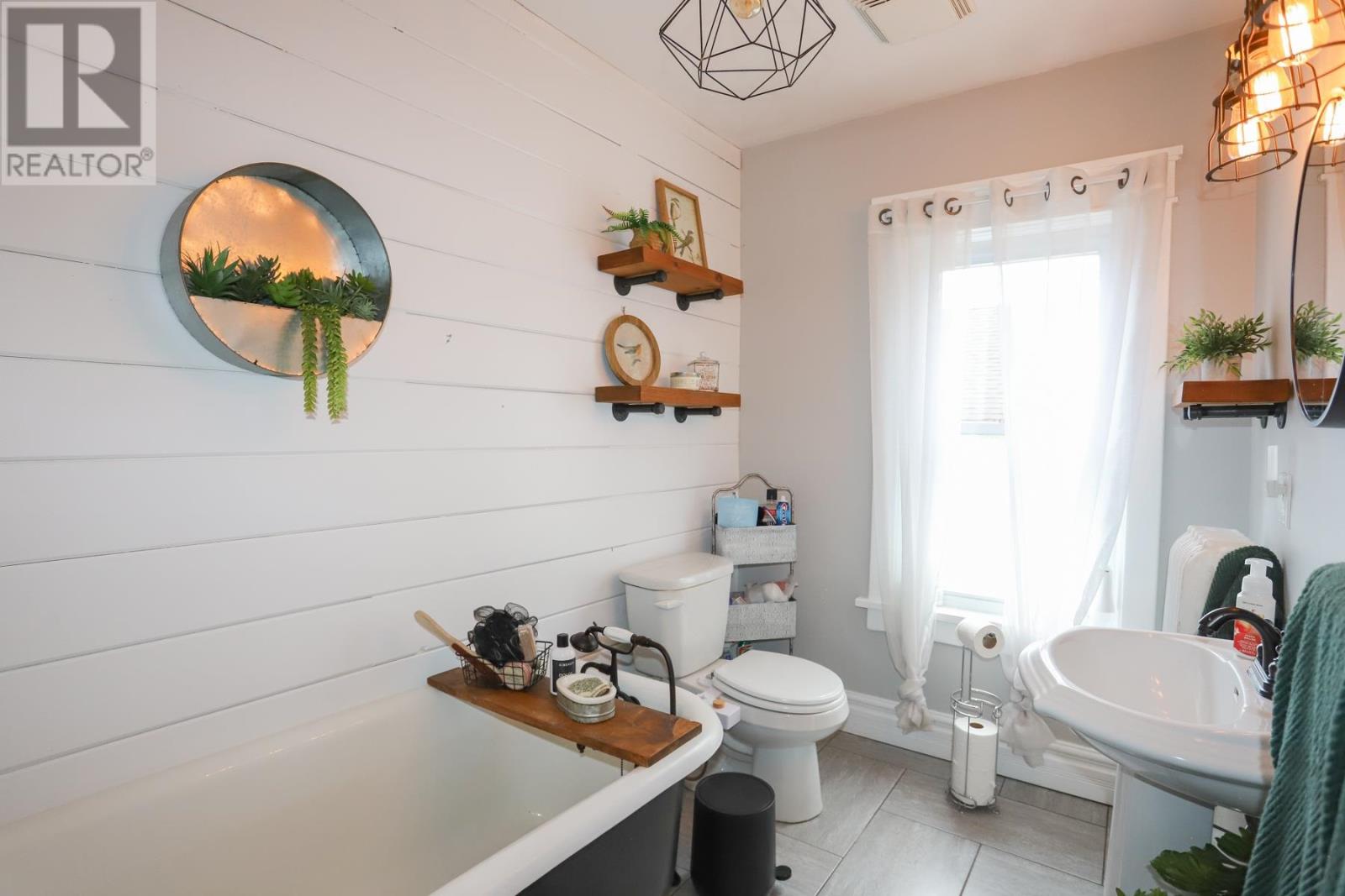 Photo 23 of 192 Simpson St, Sault Ste Marie ON