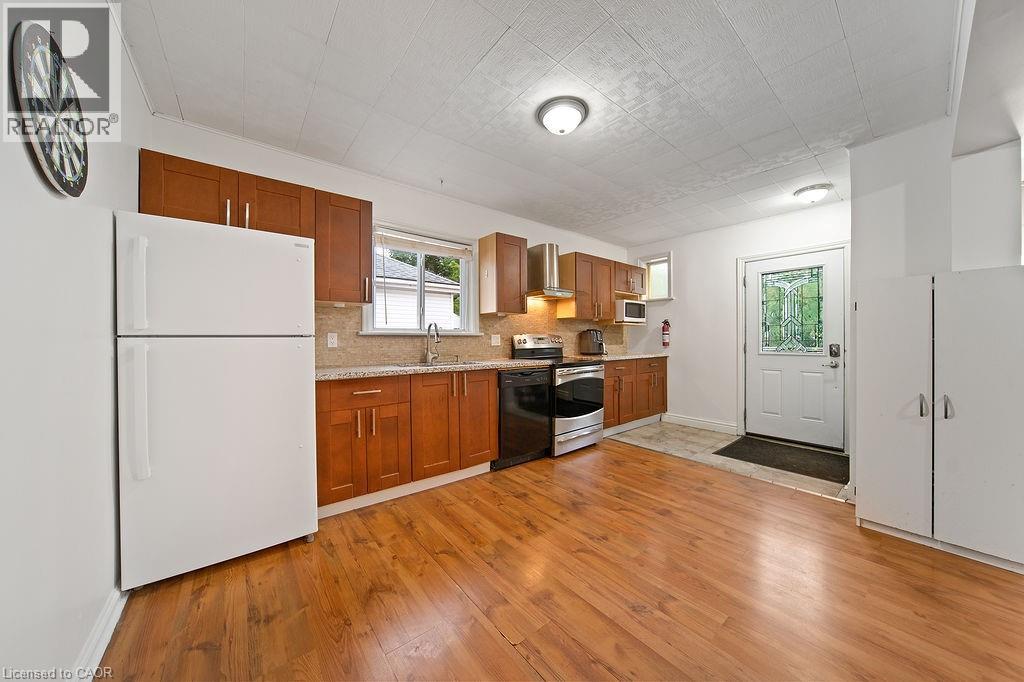 Photo 4 of 82 Whitney Avenue, Hamilton ON