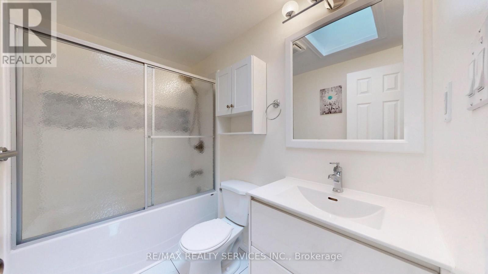 Photo 28 of 22 Glengrove Court, Brampton ON
