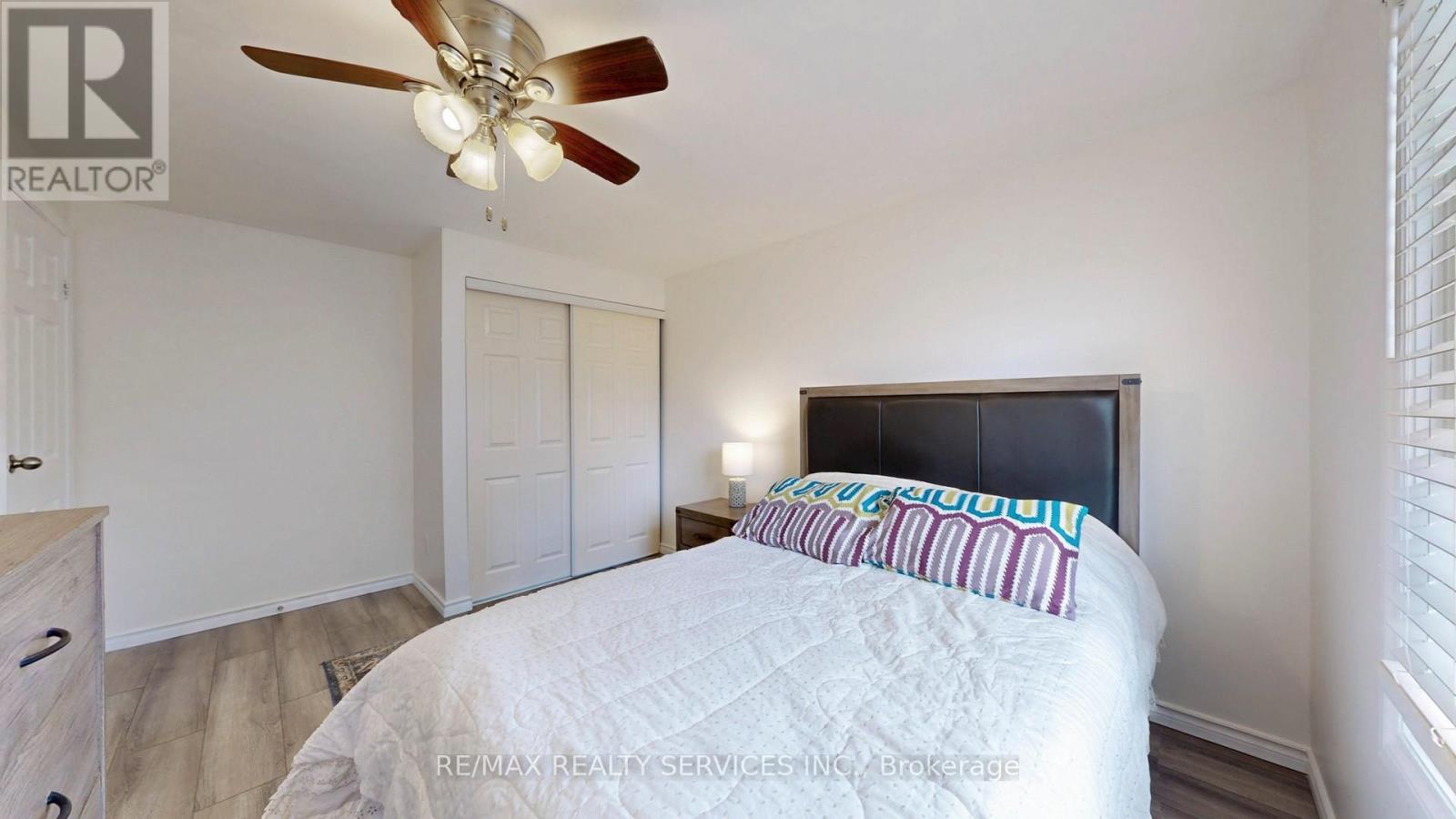 Photo 24 of 22 Glengrove Court, Brampton ON