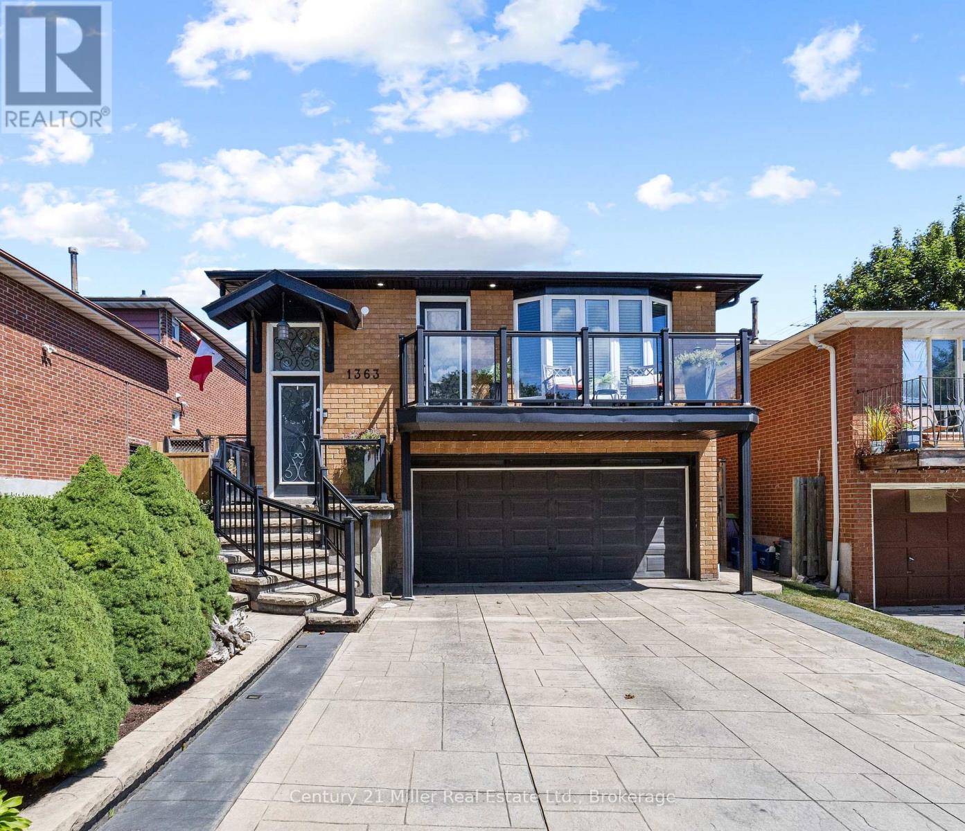 Photo 1 of 1363 Harmsworth Square, Oakville ON