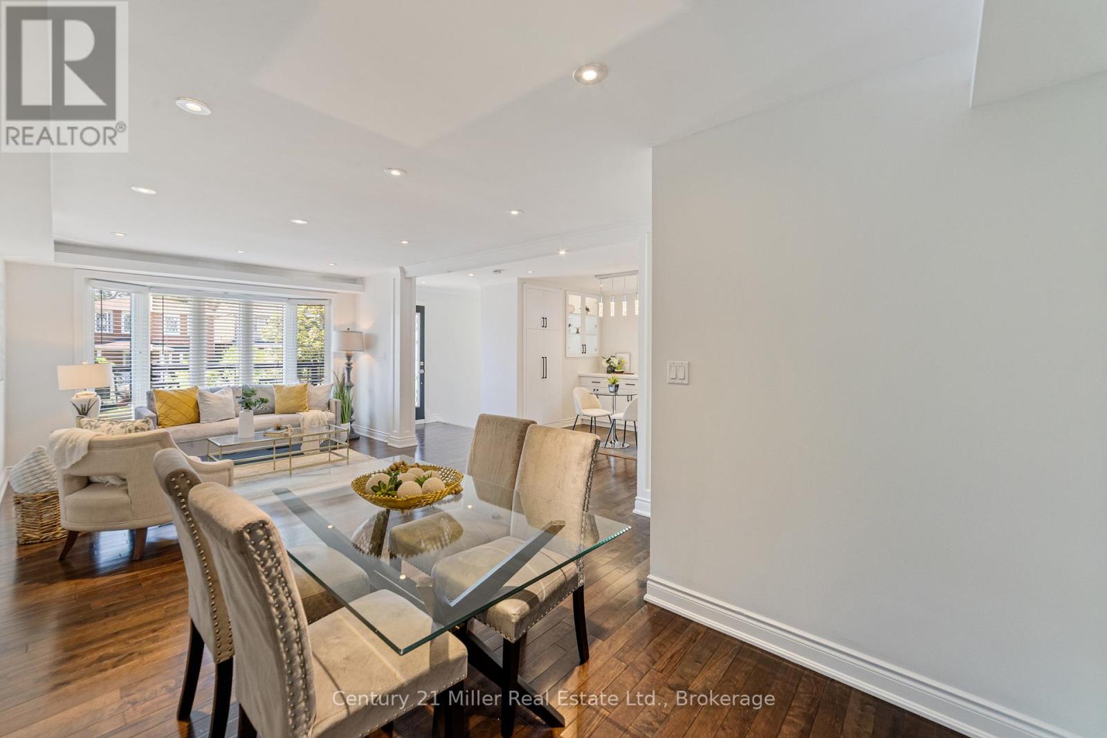 Photo 10 of 1363 Harmsworth Square, Oakville ON