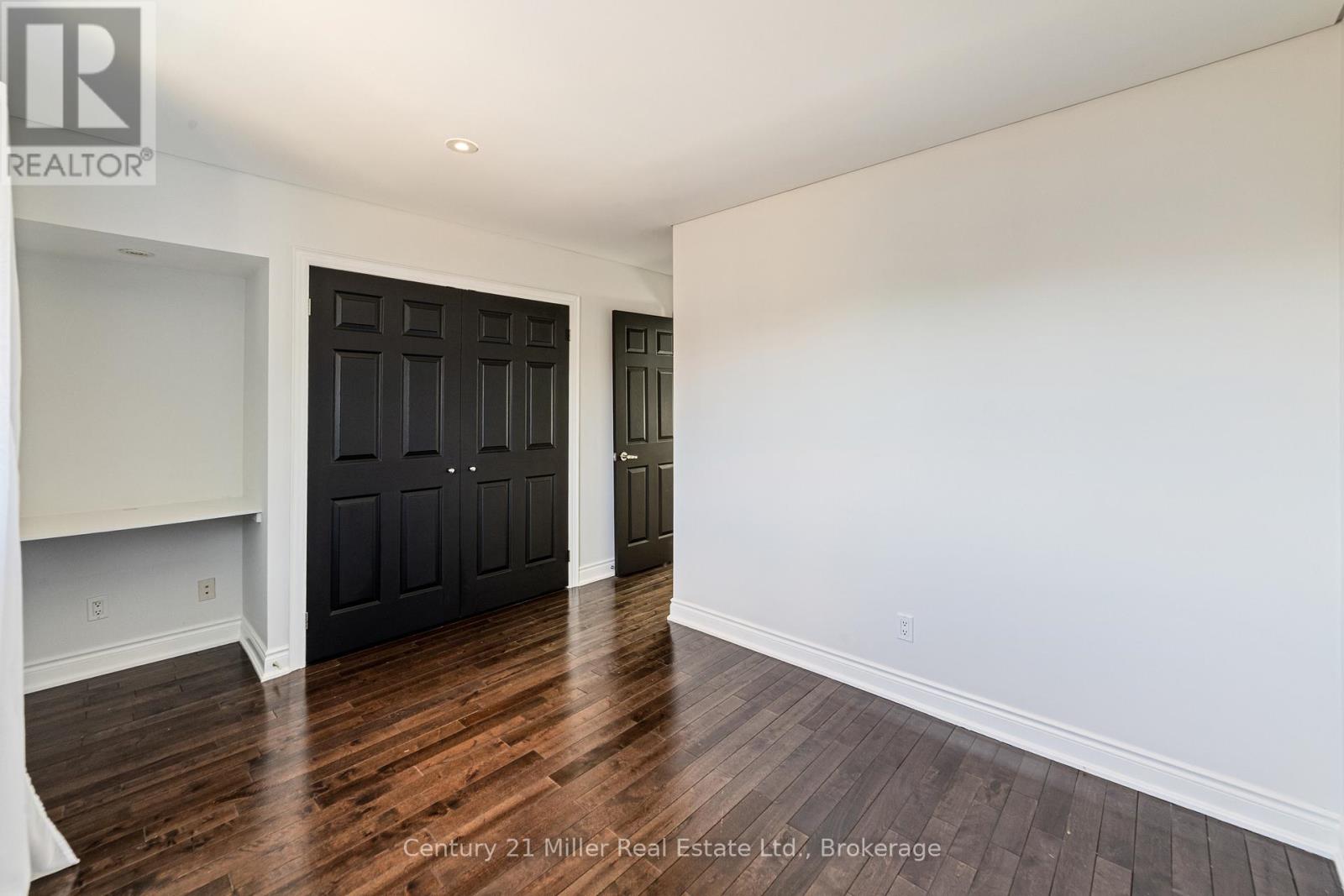 Photo 22 of 1363 Harmsworth Square, Oakville ON