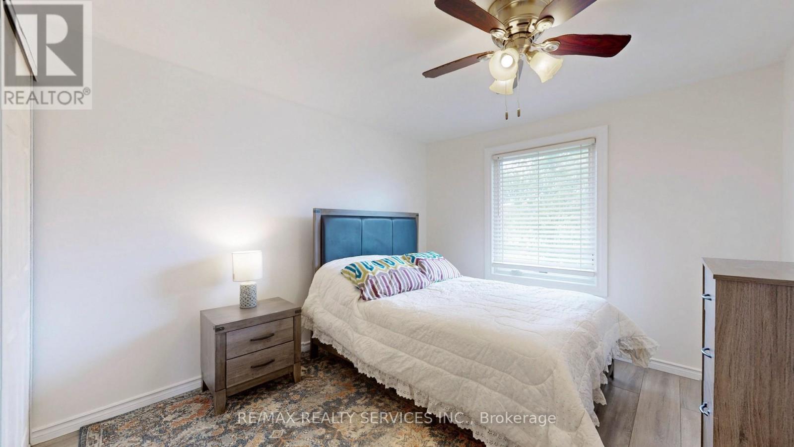 Photo 23 of 22 Glengrove Court, Brampton ON