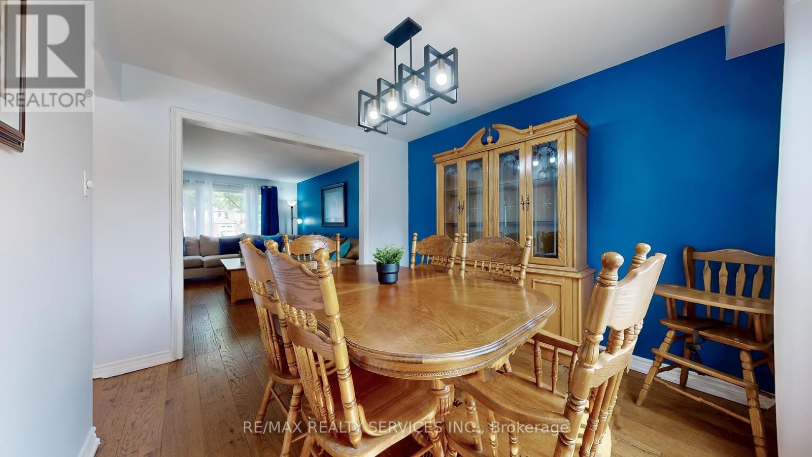 Photo 21 of 14 Myna Court, Brampton ON