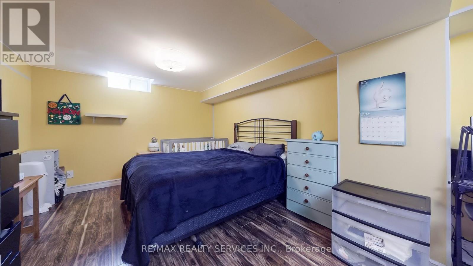 Photo 37 of 14 Myna Court, Brampton ON
