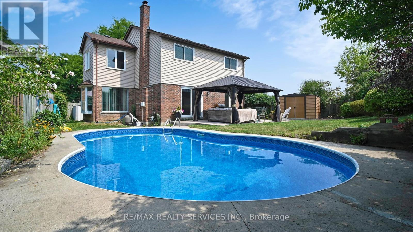 Photo 48 of 14 Myna Court, Brampton ON