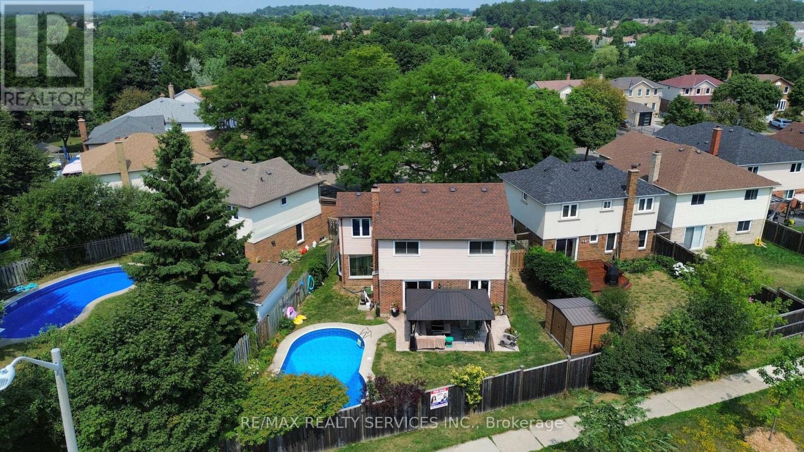 Photo 46 of 14 Myna Court, Brampton ON