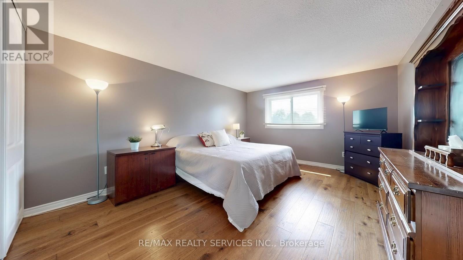 Photo 25 of 14 Myna Court, Brampton ON