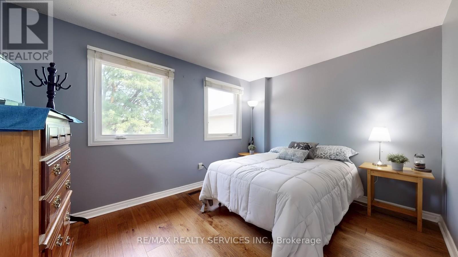 Photo 30 of 14 Myna Court, Brampton ON