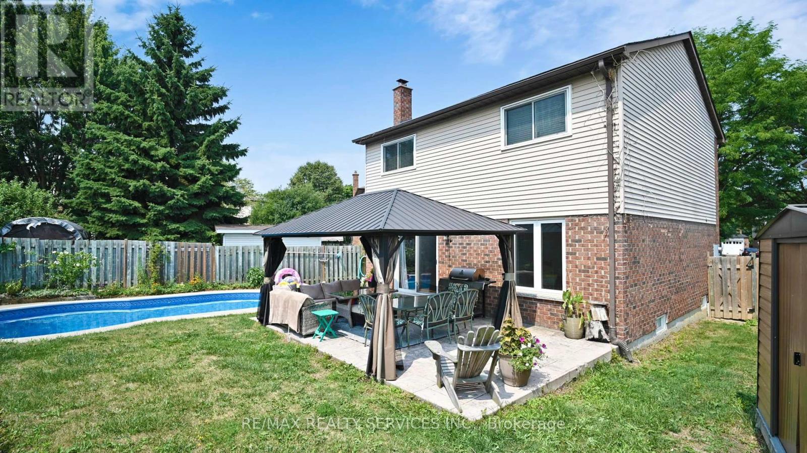 Photo 41 of 14 Myna Court, Brampton ON